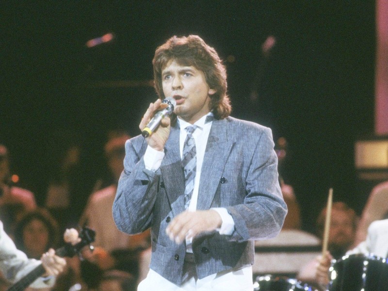 Einer der ersten Prominenten, für die Bohlen schrieb, war Bernd Clüver. Der Sänger nahm mit dem Song „Mit 17“ am Grand-Prix-Vorentscheid teil. Clüver belegte dabei den dritten Platz.