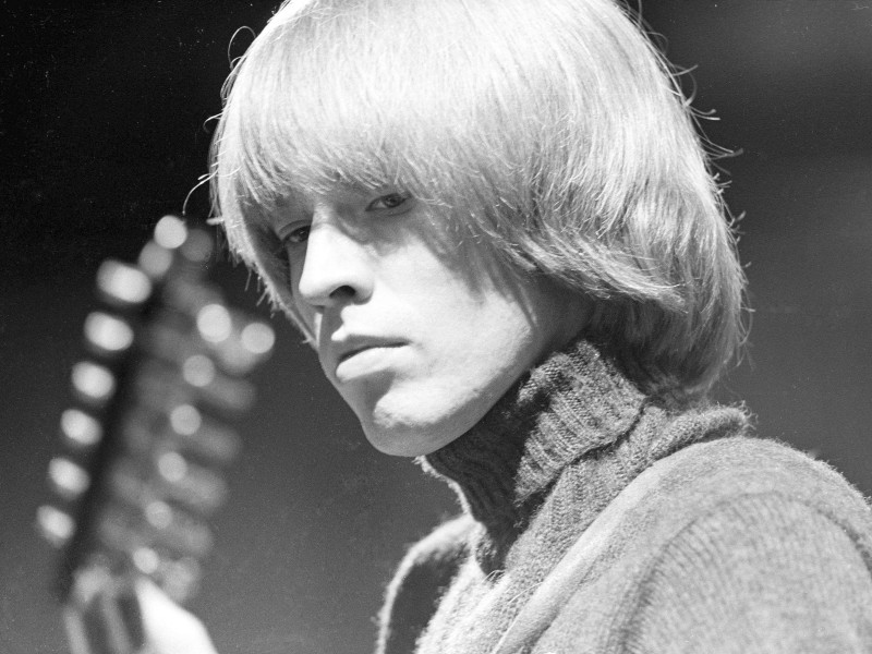 Brian Jones starb am 3. Juli 1969. Der Mitbegründer der Rolling Stones und Gitarrist ertrank mit 27 Jahren im Swimming Pool – unter Drogeneinfluss. 