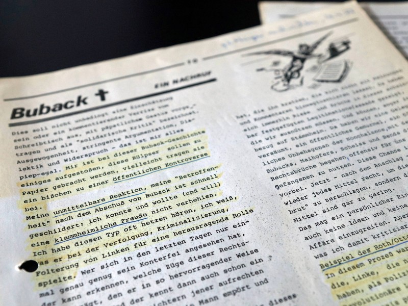 Unter dem Pseudonym Göttinger Mescalero schrieb 1977 ein Autor in der Studentenzeitung „Göttinger Nachrichten“ einen Buback-Nachruf, in dem er zunächst seine „klammheimliche Freude“ über die Ermordung äußerte, dann aber eine Argumentation gegen politische Morde entwickelte.