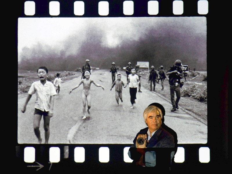 Der Fotograf Nick Ut (im Vordergrund) gewann mit seinem Foto den Pulitzer-Preis im Jahr 1973: Die weltberühmte Aufnahme zeigt die neunjährige Kim Phuc, die vor einem Napalm-Angriff der südvietnamesischen Armee davonläuft. Die Amerikaner unterstützten Südvietnam gegen den kommunistischen Norden, das Foto wurde weltweit zum Symbol für die Gräuel des Vietnamkrieges. „Das Bild bricht zudem mit dem Tabu, ein nacktes Mädchen zu zeigen“, sagt Historikerin Annette Vowinckel. Häufig sind es Bilder von Kindern, die uns Krisen und Kriege nahebringen.   
