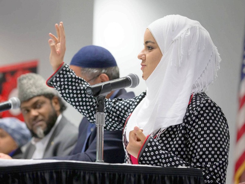 Der Hidschab, das Kopftuch, ist die häufigste Form der Verschleierung. Ein einfaches Kopftuch bedeckt Haare, Ohren und den Hals. In zahlreichen muslimischen Ländern ist diese Form der Verschleierung Pflicht. 