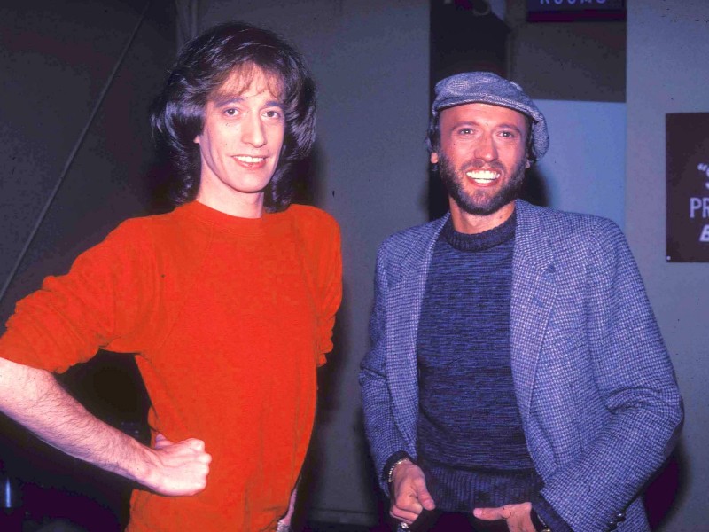 Allein der Soundtrack zum Film „Saturday Night Fever“ verkaufte sich über 40 Millionen Mal und machte die „Gibb-Twins“ Robin und Maurice (r.) sowie ihren Bruder Barry als Bee Gees unsterblich. Maurice starb 2003, Robin im Mai 2012. 