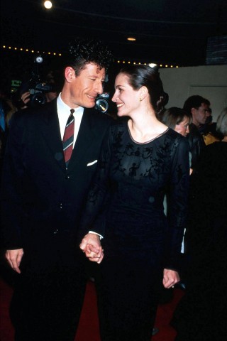 Tief in die Augen schauten sich auch einst „Pretty Woman“-Star Julia Roberts und der Country-Musiker Lyle Lovett. Das Paar war von 1993 bis 1995 verheiratet.