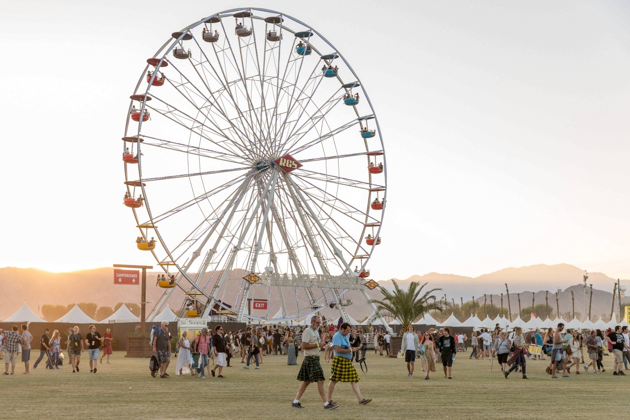 Viele größere Festivals haben inzwischen Riesenräder, wie hier auf dem Coachella in Kalifornien. 