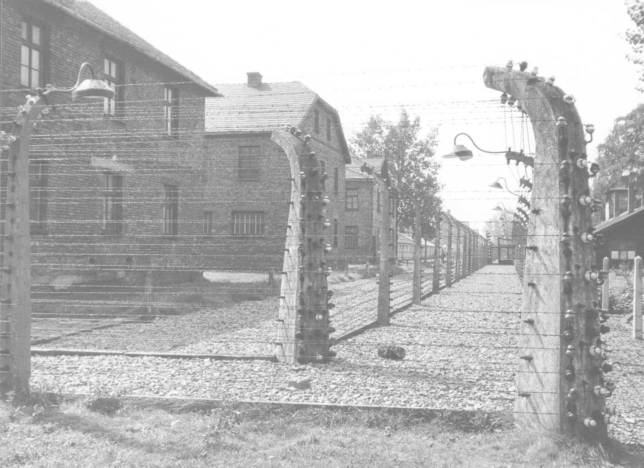 Das ehemalige Konzentrationslager Auschwitz in Polen ist heute eine Gedenkstaette.