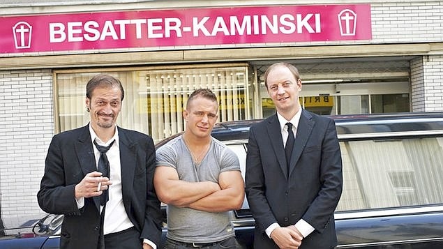 Nick Hein (Mitte) war Marco Kaminski in der ZDF-"Besatter"-Serie "Diese Kaminskis – wir legen Sie tiefer". 
