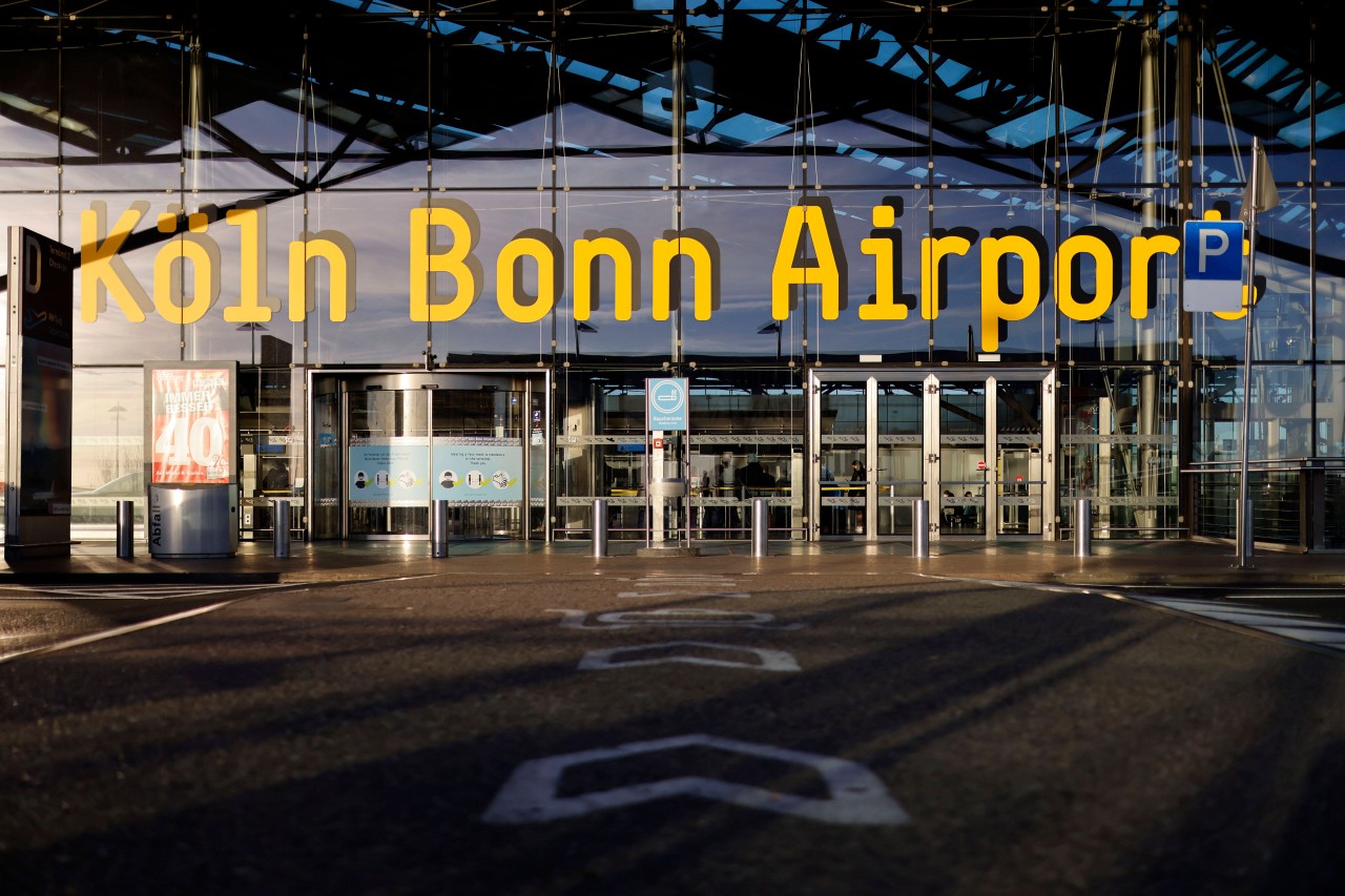 Ein Service treibt einige Reisende beim Flughafen Köln/Bonn ordentlich auf die Palme. (Symbolbild)