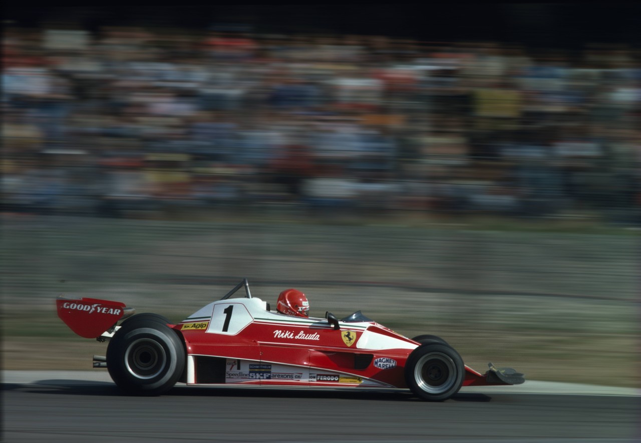 Niki Lauda erlitt 1976 einen schweren Unfall.