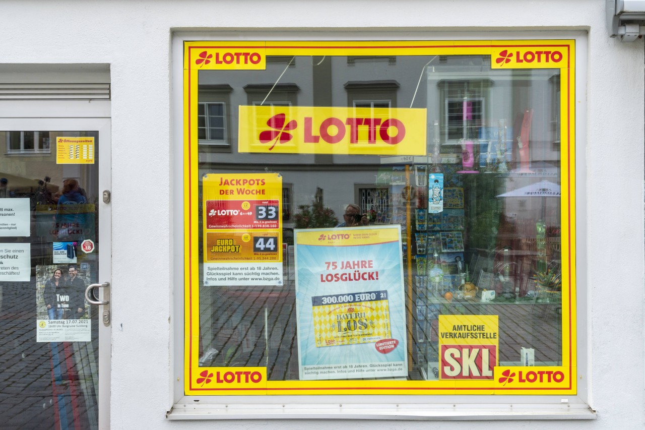 Wie verbringen Lotto-Multi-Millionäre eigentlich Weihnachten? (Symbolbild)