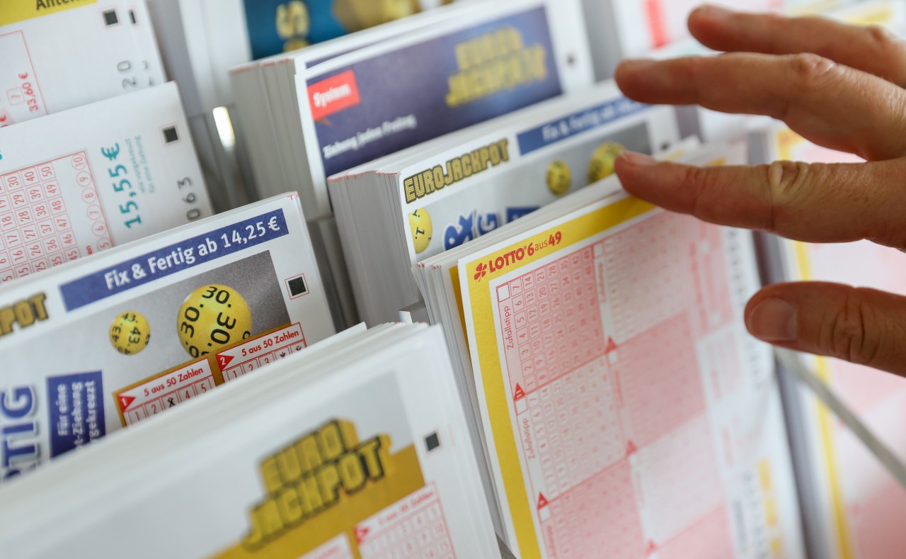 Lotto: Eine Frau schenkte ihrem Neffen einen Tippschein, doch die Nachricht vom Gewinn ließ sie richtig dreist werden. (Symbolbild)