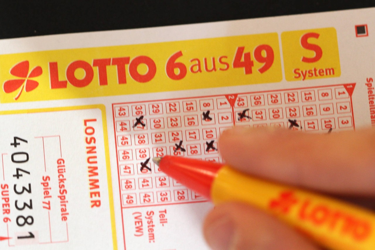 Ein Lotto-Spieler aus Brandenburg hat bei der 6aus49-Ziehung abgesahnt. 