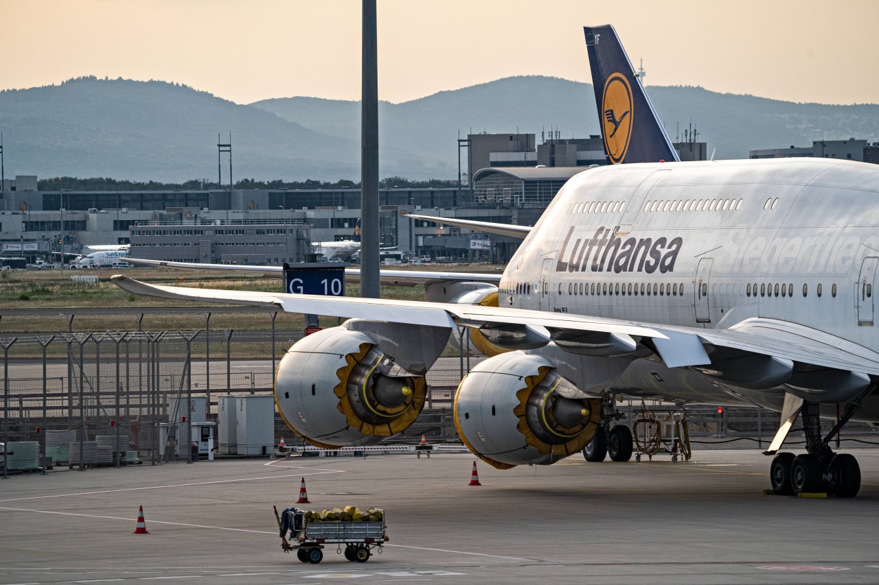 Für die Lufthansa hat der Konflikt zwischen Russland und der Ukraine schwere Folgen (Symbolbild).
