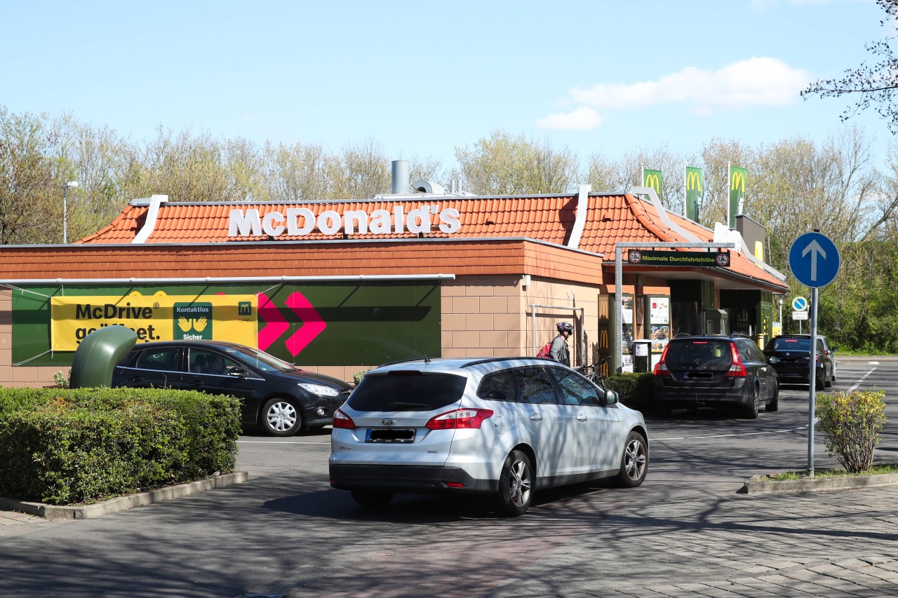 McDonald's: Ein Kunde ist nach seinem Besuch im Restaurant stocksauer. (Symbolbild)