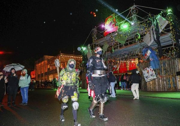 Der Movie Park veranstaltet auch in diesem Jahr wieder das Halloween Horror Fest mit verschiedenen Attraktionen. 