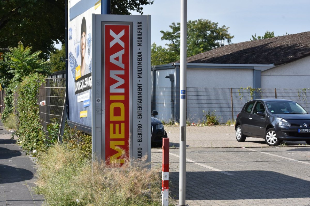 parkplatz-medimax-duisburg.JPG