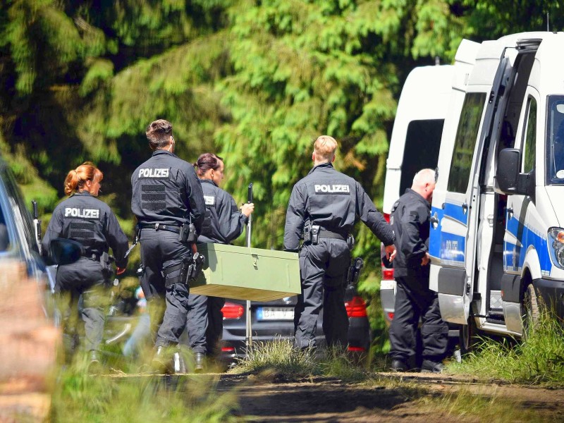 Die Polizei war mit einem großen Aufgebot bei Rodacherbrunn (Saale-Orla-Kreis) im Einsatz.