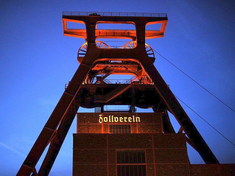 Das wohl meist fotografierte Bild im Ruhrgebiet: Der mächtige Doppelbock auf Zollverein.