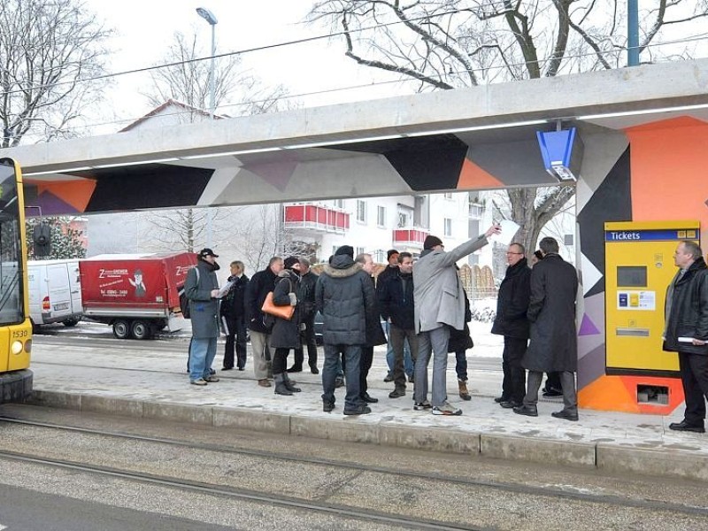 Zum Kulturhauptstadtjahr erscheint sogar die Haltestelle in neuem Glanz: Anfang 2010 wird die Design-Haltestelle, an der regelmäßig die Kulturlinie 107 vorbeifährt, eröffnet.