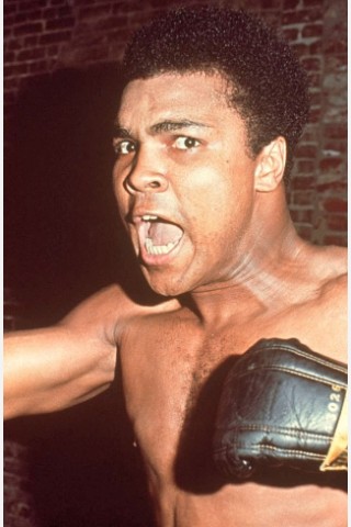 Seine Entschlossenheit im Vorfeld der Kämpfe dokumentiert diese Aufnahme von 1963.    (Photo by Hulton Archive/Getty Images)
