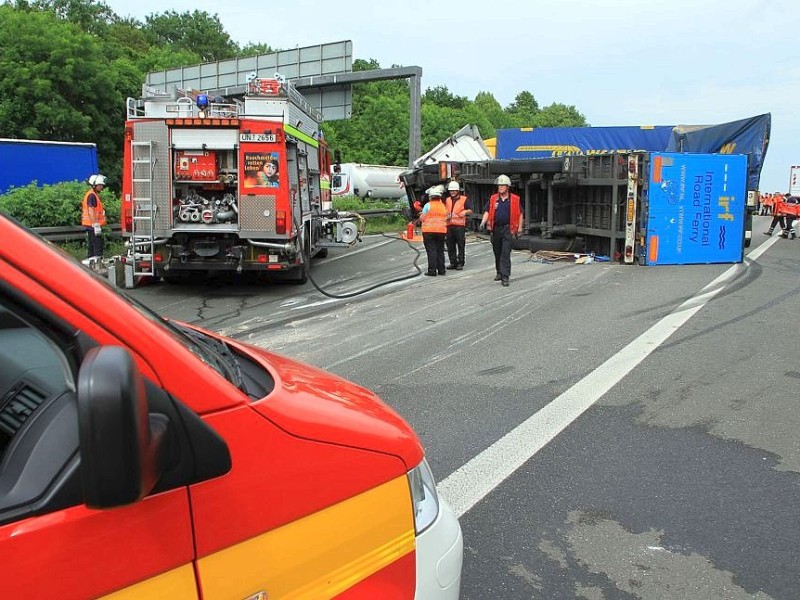 Unfall auf der A2, hinter der Anschlussstelle Berkamen/Kamen in Richtung Kamener Kreuz. Foto: Dietmar Wäsche