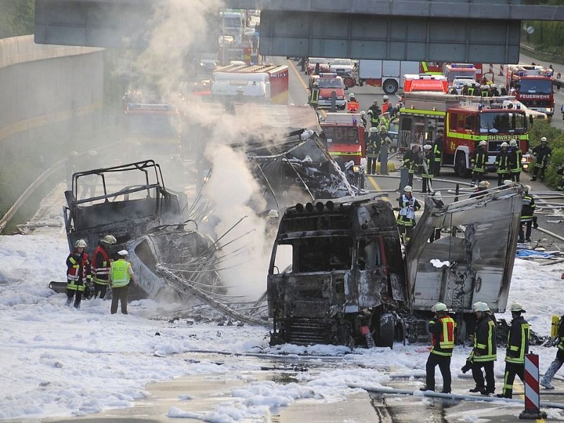 Schwerer Unfall auf der A2 vor dem Kamener Kreuz!!!Foto ist Honorarpflichtig!!!