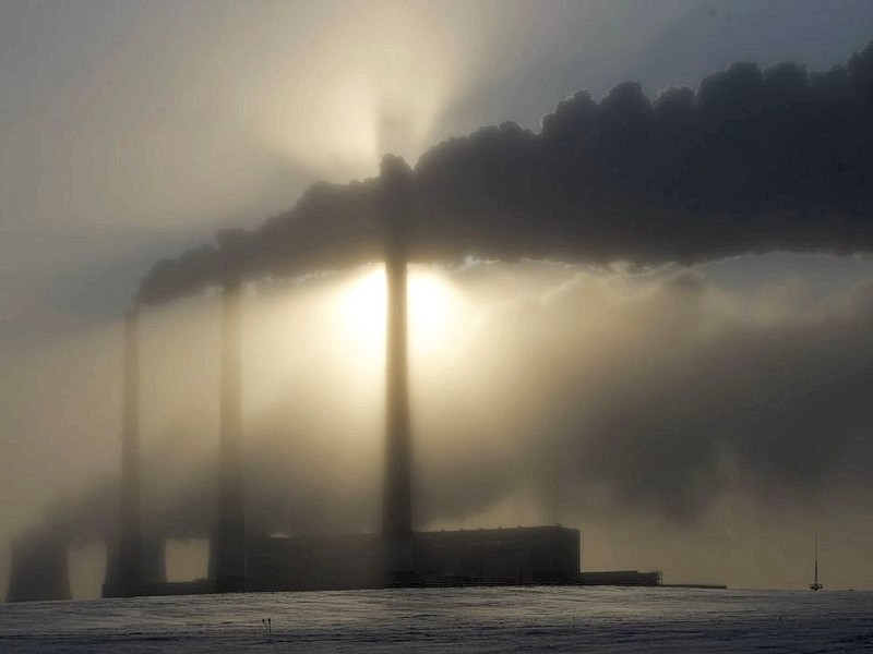 ...auch das Kraftwerk in der Nähe der Stadt sieht ohne den Winterhimmel und minus 21 Grad kalte Luft vermutlich weniger schön aus. In...