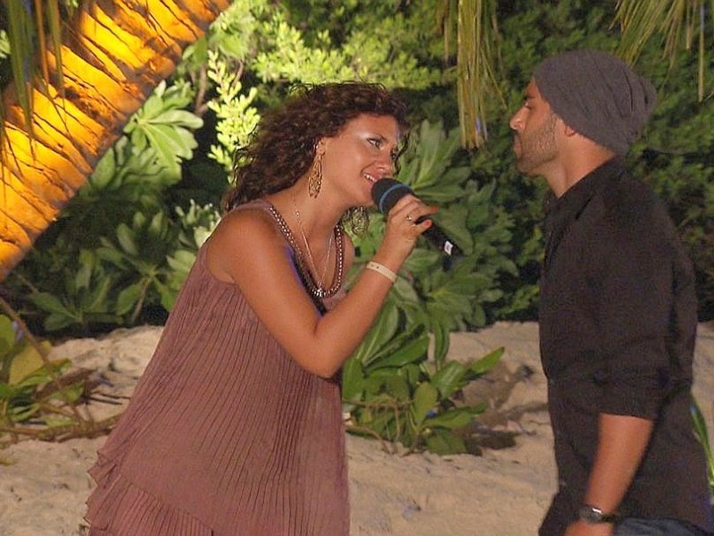 Vanessa Krasniqi und Hamed Anousheh singen "Everybody hurts" im Duett