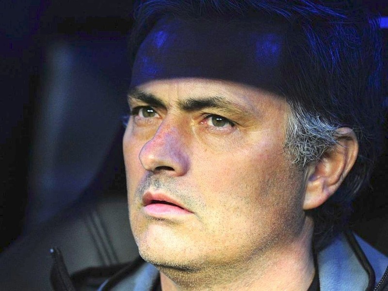 Platz 1: geht an José Mourinho, der als Trainer von Real Madrid unglaubliche 10 Millionen Euro pro Jahr kassiert!