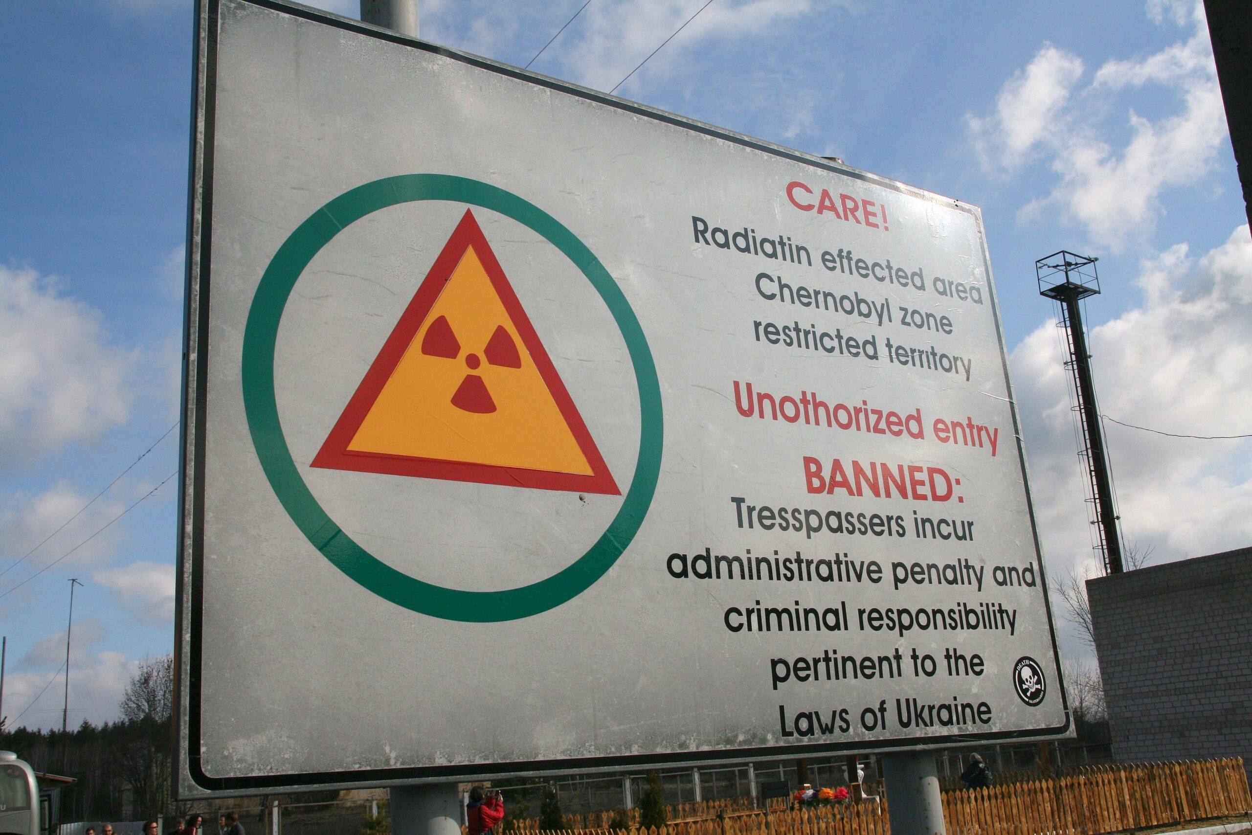 25 Jahre nach dem Unglück: Besuch in der Sperrzone von TschernobylEinfahrt in die Zone