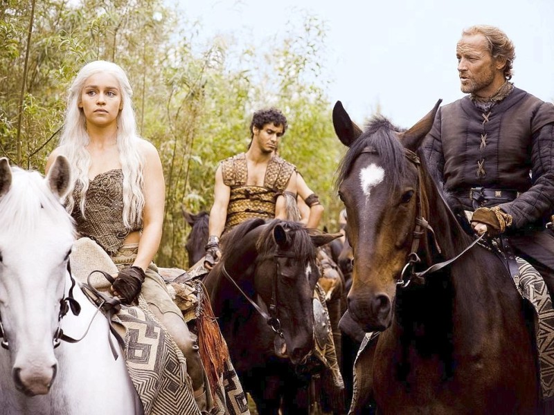 Die Serie spielt in Westeros, ein Reich in den Ausmaßen eines Kontinents. Aufgeteilt in sieben Königreiche,...