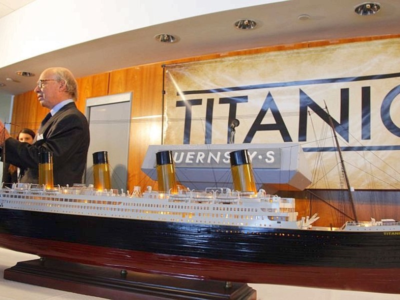 ...100. Jahrestag des Untergangs der Titanic werden im Auktionshaus Guernsey's in New York geborgene Gegenstände vom Wrack der RMS Titanic versteigert. Am 1. April findet die Auktion von...