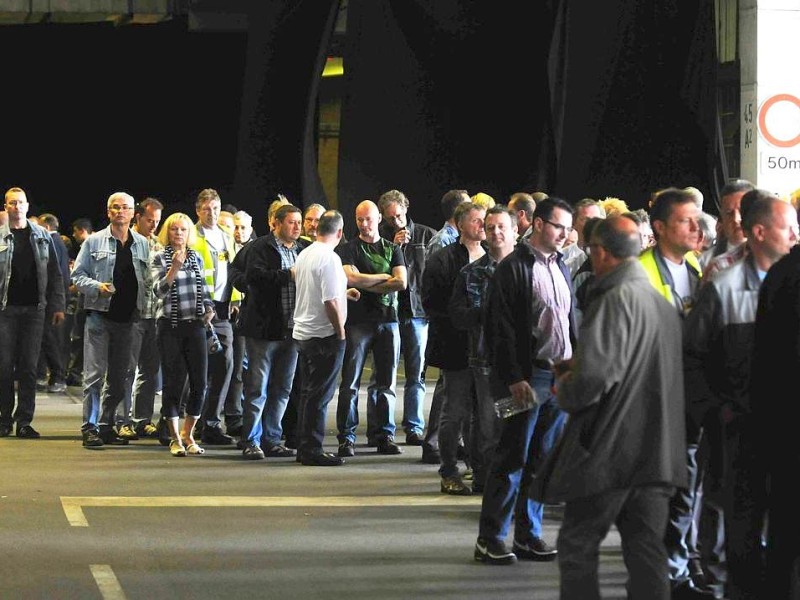3200 Mitarbeiter möchten Klarheit über ihre Zukunft bei Opel.