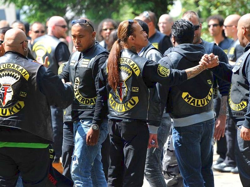 Mitglieder des Motoradclubs Brotherhood Clown Town aus Duisburg und den Satudarah aus Holland haben sich zusammengeschlossen.