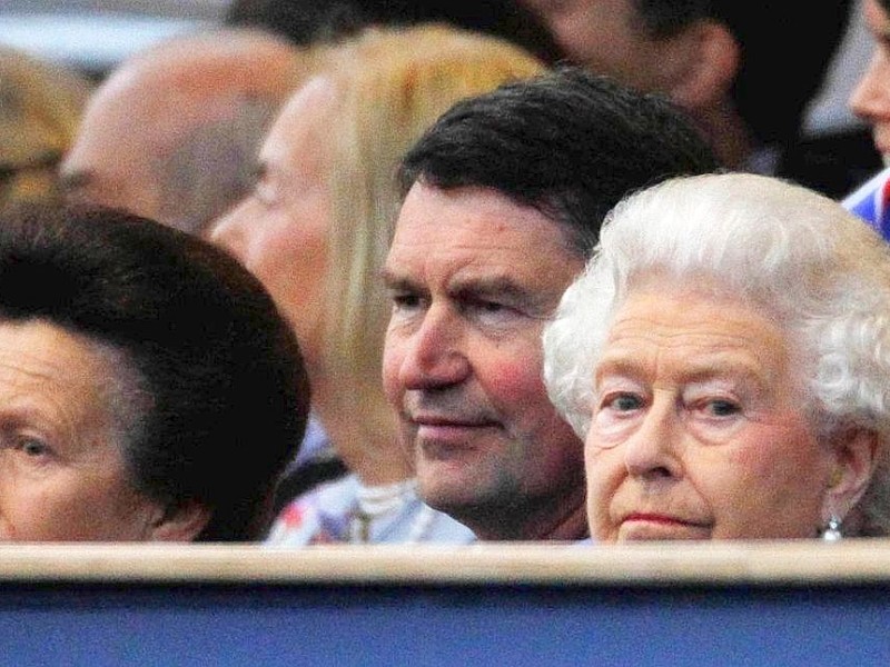 Queen Elizabeth ohne ihren Mann Philip bei dem Jubiläumskonzert vor dem Buckingham Palace.