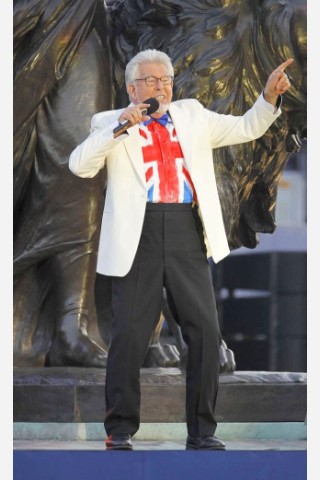Rolf Harris bei dem Jubiläumskonzert vor dem Buckingham Palace in London.