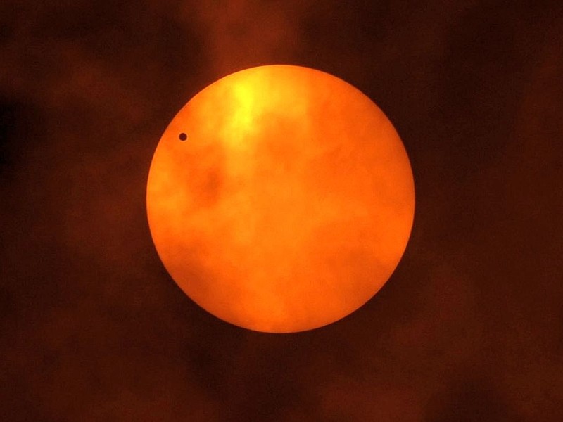 Auch im thailändischen Bangkok verfolgten viele Menschen den Weg der Venus.