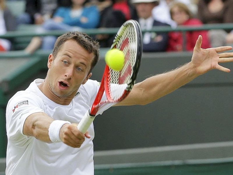 Alleinunterhalter bei den deutschen Herren: Philipp Kohlschreiber schlägt im olympischen Tennisturnier auf.
