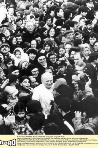 Am 16. Oktober 1978 wählte das Kardinalskollegium Wojtyla mit 58 Jahren zum Oberhaupt von damals weltweit mehr als 800 Millionen Katholiken.