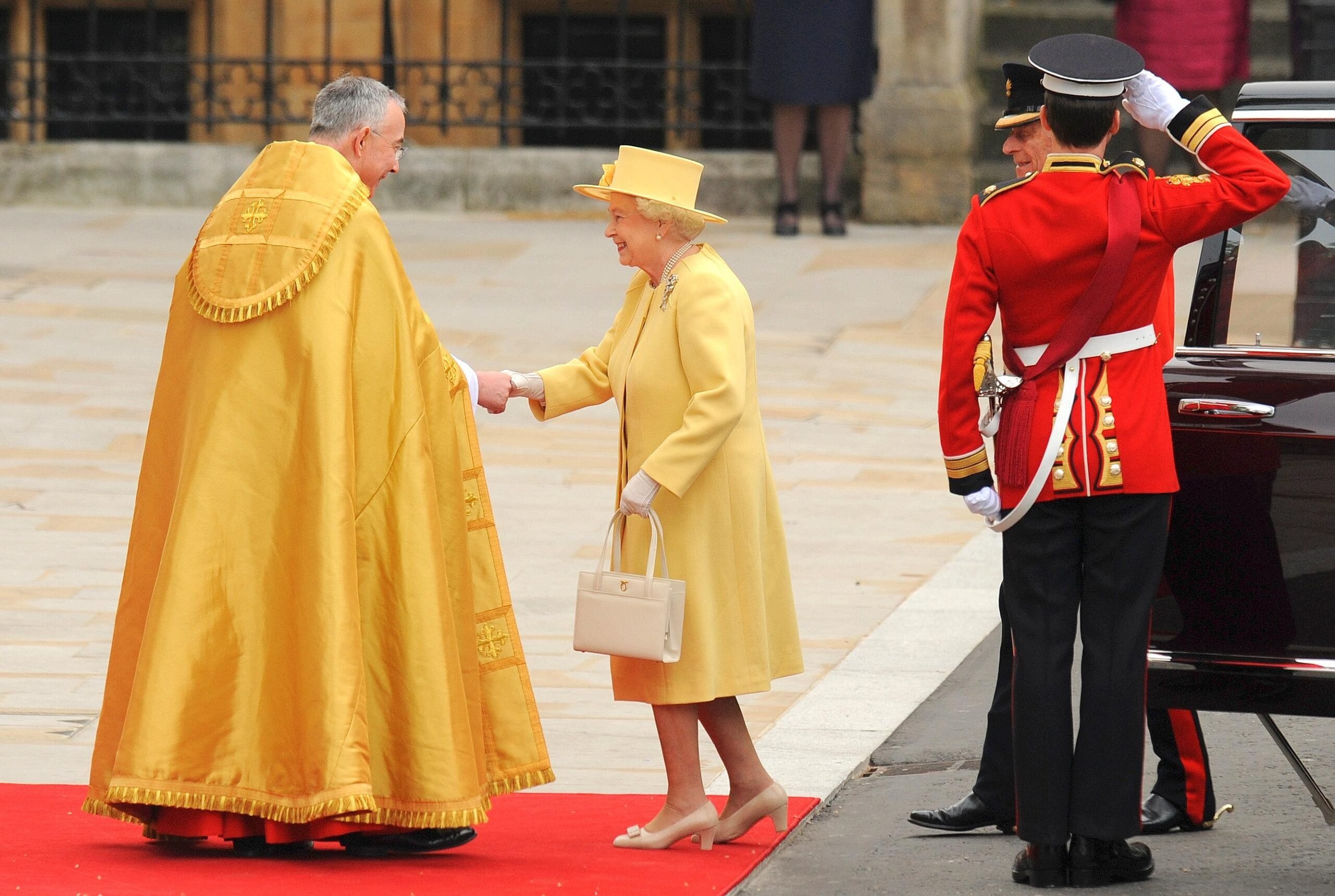 Zu den rund 1.900 Hochzeitsgästen zählten Queen Elizabeth II. und ihr Mann Prinz Philip, ...