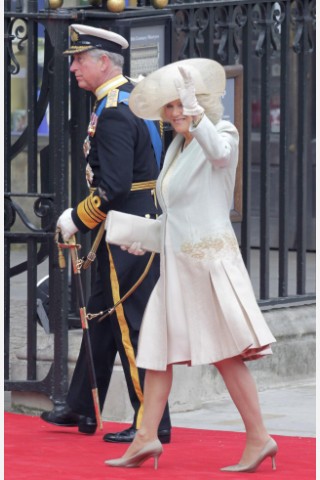 ... sowie der Vater des Bräutigams, Prinz Charles, und Ehefrau Camilla