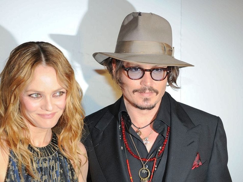 ... Vanessa Paradis: Ihr Lebensgefährte Johnny Depp   konnte die Finger nicht von seiner Filmpartnerin...