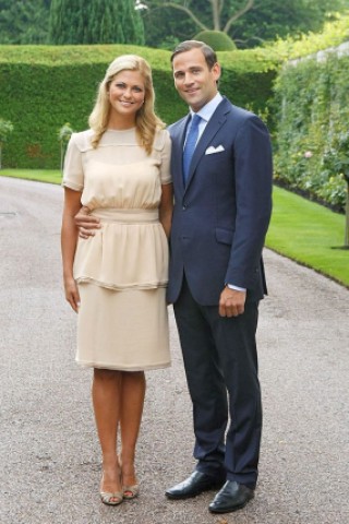 Prinzessin Madeleine von Schweden trennte sich ein Jahr nach ihrer Verlobung von dem schwedischen Rechtsanwalt Jonas Bergström. Kurz zuvor berichtete eine Handballspielerin öffentlich über ihre Affäre mit dem royalen Verlobten.