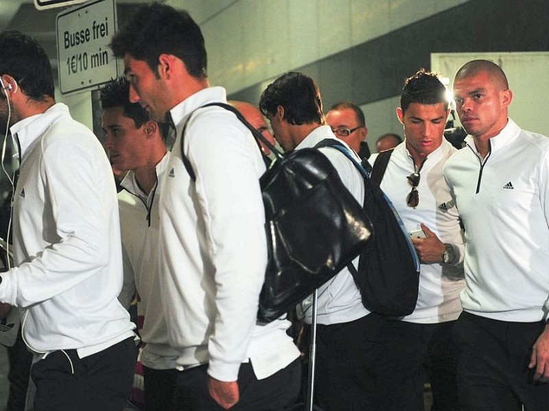 Ankunft der Spieler von Real Madrid vor dem Champions League Spiel gegen Dortmund.Foto: Knut Vahlensieck
