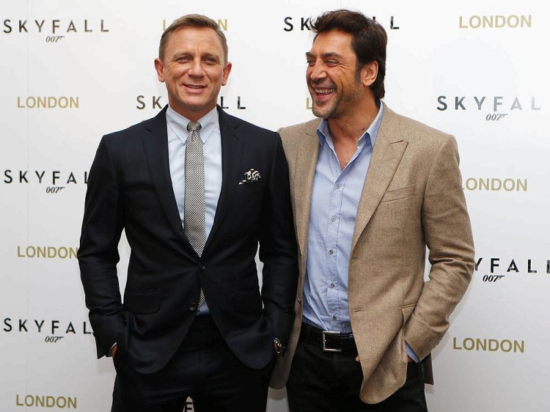 Daniel Craig mit Javier Bardem bei der Filmpremiere von Skyfall in London.