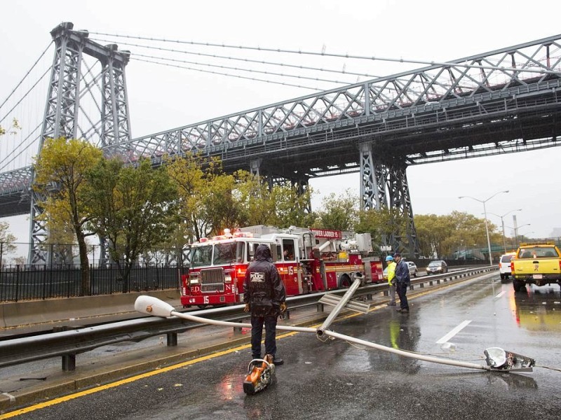 An der Ostküste der USA bereiten sich die Menschen auf den herannahenden Hurrikan Sandy vor.