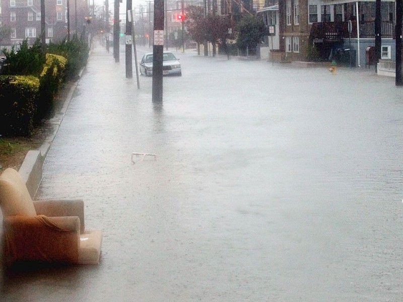 Hurrikan Sandy hat in Atlantic City, rund 200 Kilometer südlich von New York, bereits am frühen Montagnachmittag für Überschwemmungen gesorgt.