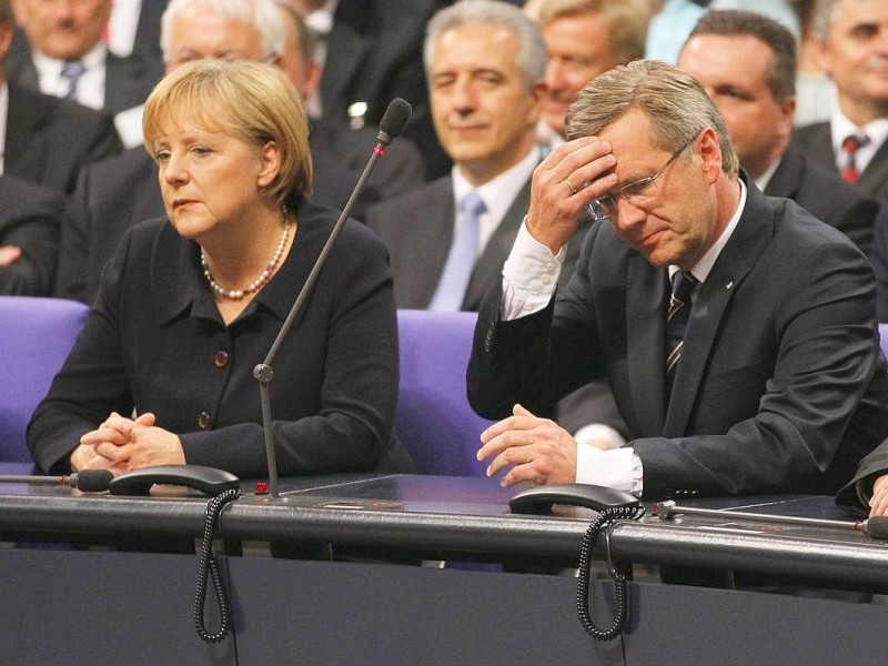 Am Ende konnte auch Kanzlerin Angela Merkel (CDU) ihren Präsidenten nicht mehr stützen. Nach ...
