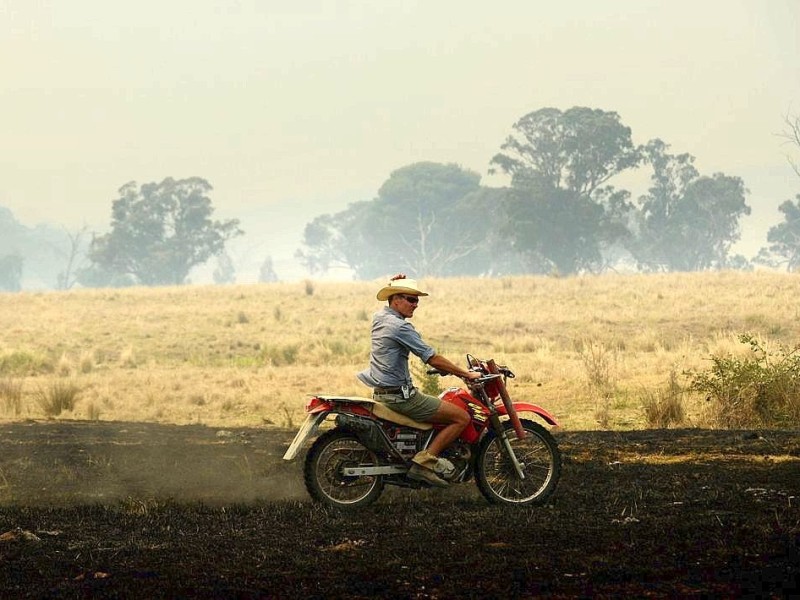 Weite Teile Australiens leiden immer noch unter einer extremen Hitzewelle, die zahlreiche Buschfeuer ausgelöst hat. Im Januar wurde ein landesweiter Hitzerekord mit einer Durchschnittstemperatur von 40,33 Grad Celsius verzeichnet.