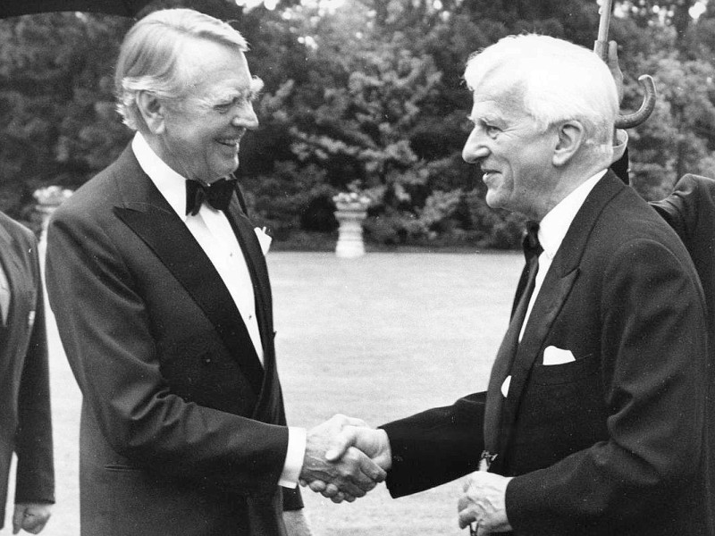 Berthold Beitz mit dem damaligen Bundespräsidenten Richard von Weizsäcker in der Villa Hügel in Essen.