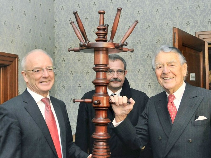Essens Oberbürgermeister Reinhard Paß besucht gemeinsam mit Berthold Beitz das Krupp Stammhaus.